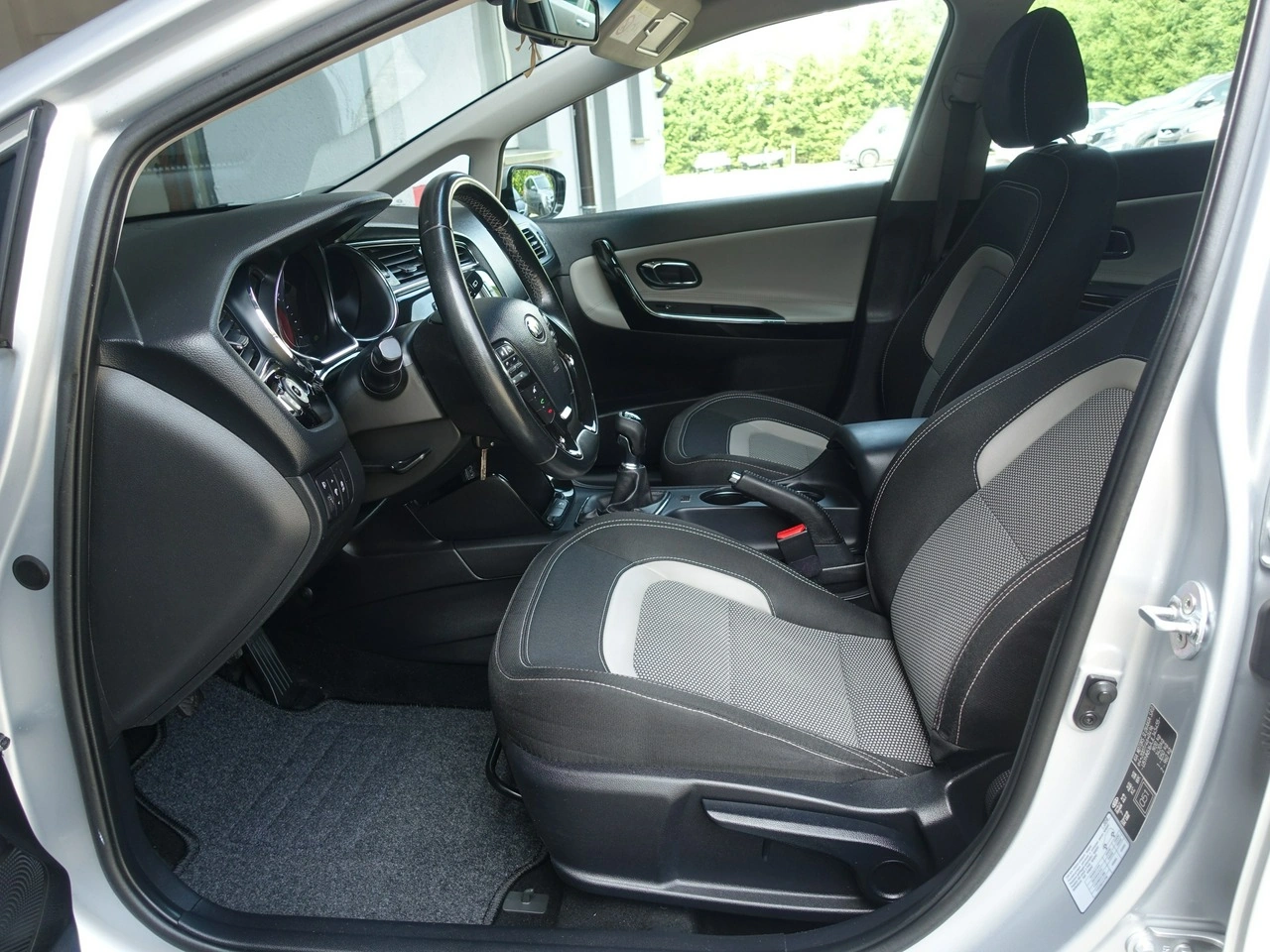 Kia Ceed - Zdjęcie 7