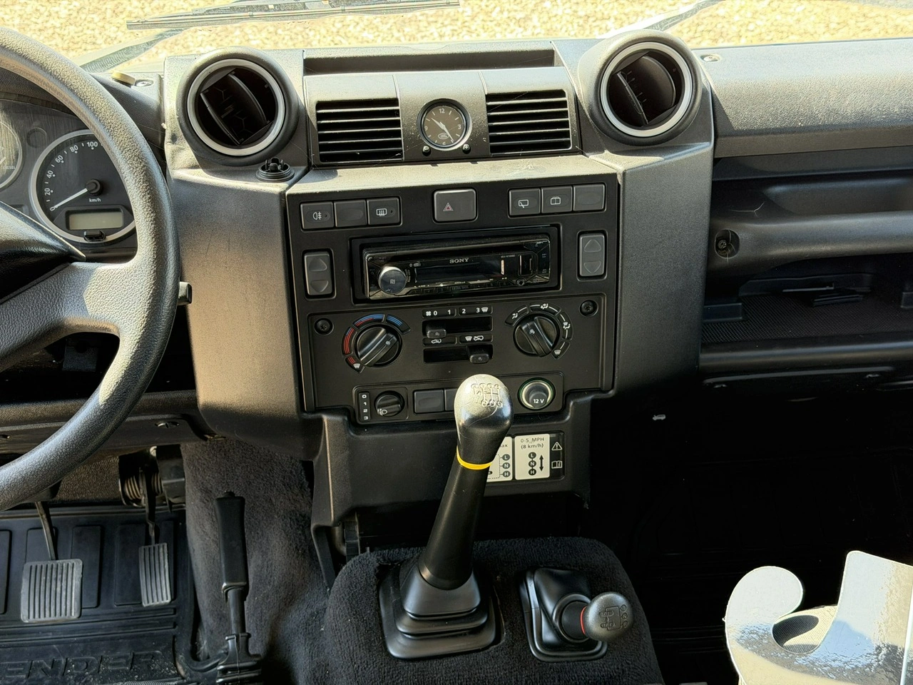 Land Rover Defender - Zdjęcie 26