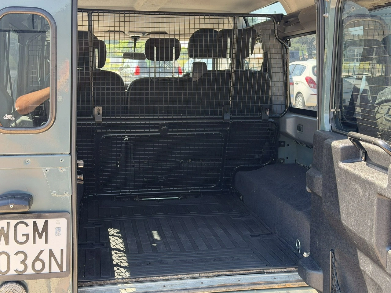 Land Rover Defender - Zdjęcie 27