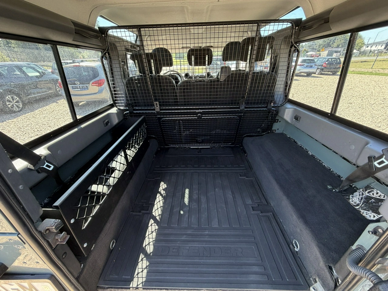 Land Rover Defender - Zdjęcie 28