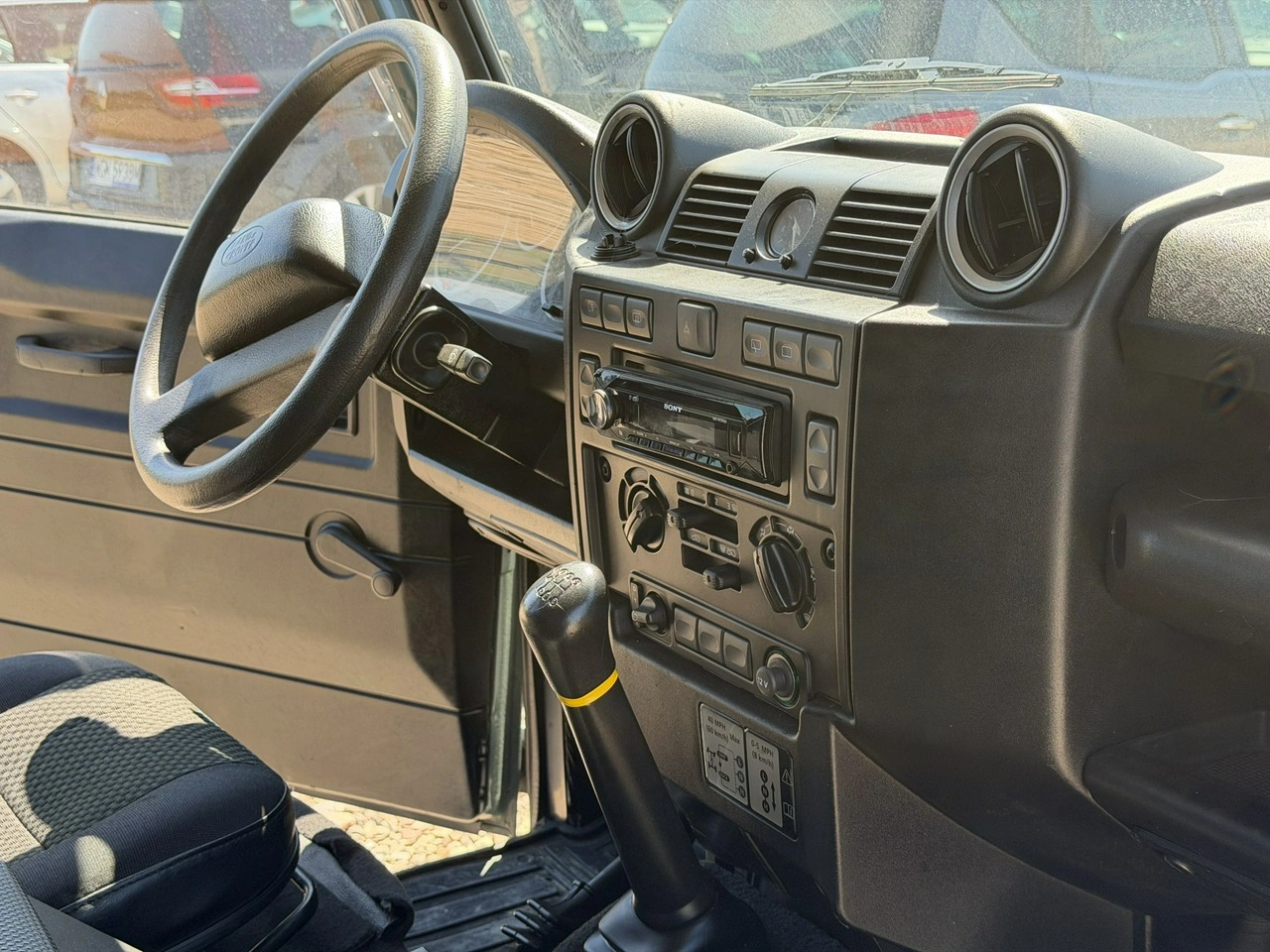 Land Rover Defender - Zdjęcie 30
