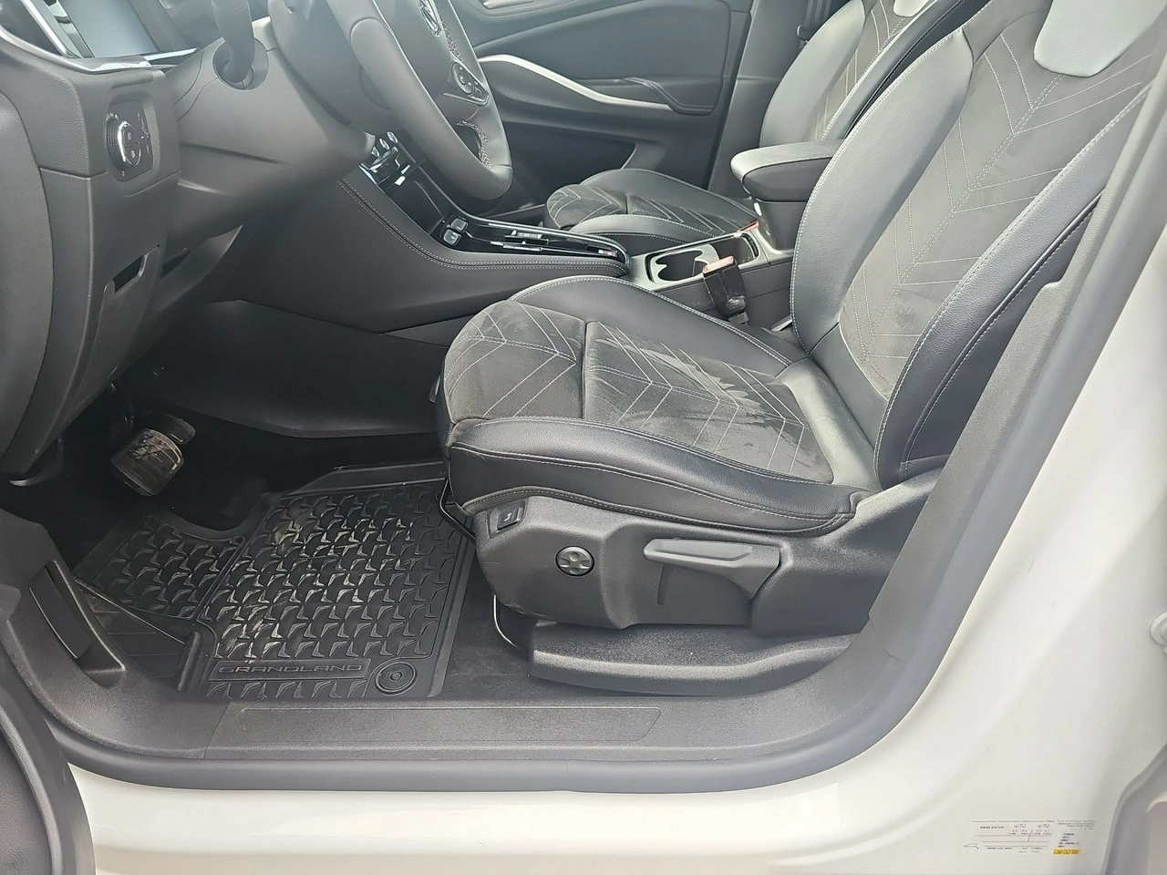 Opel Grandland X - Zdjęcie 18