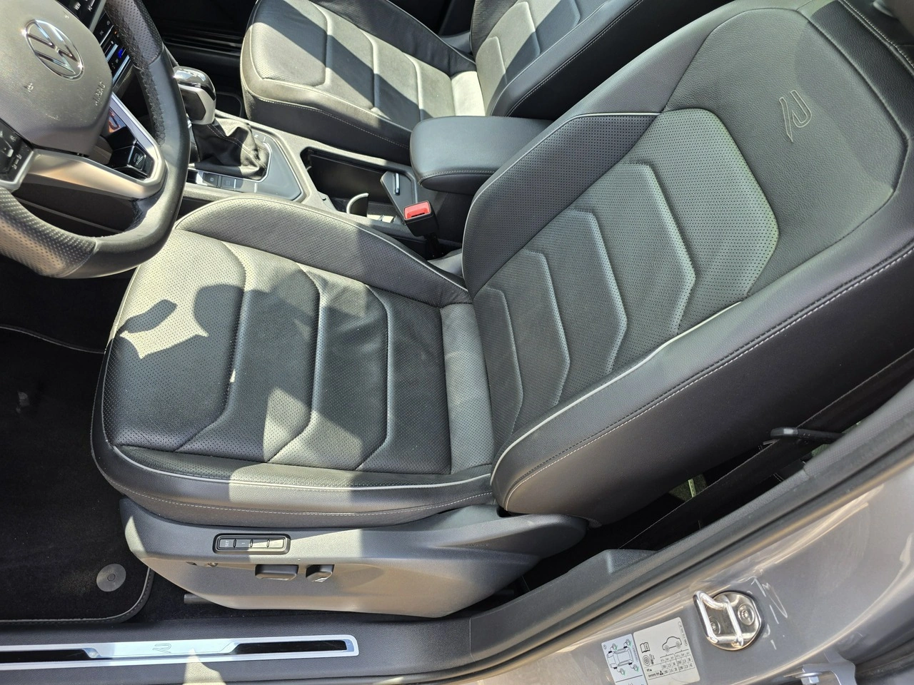 Volkswagen Tiguan Allspace - Zdjęcie 27