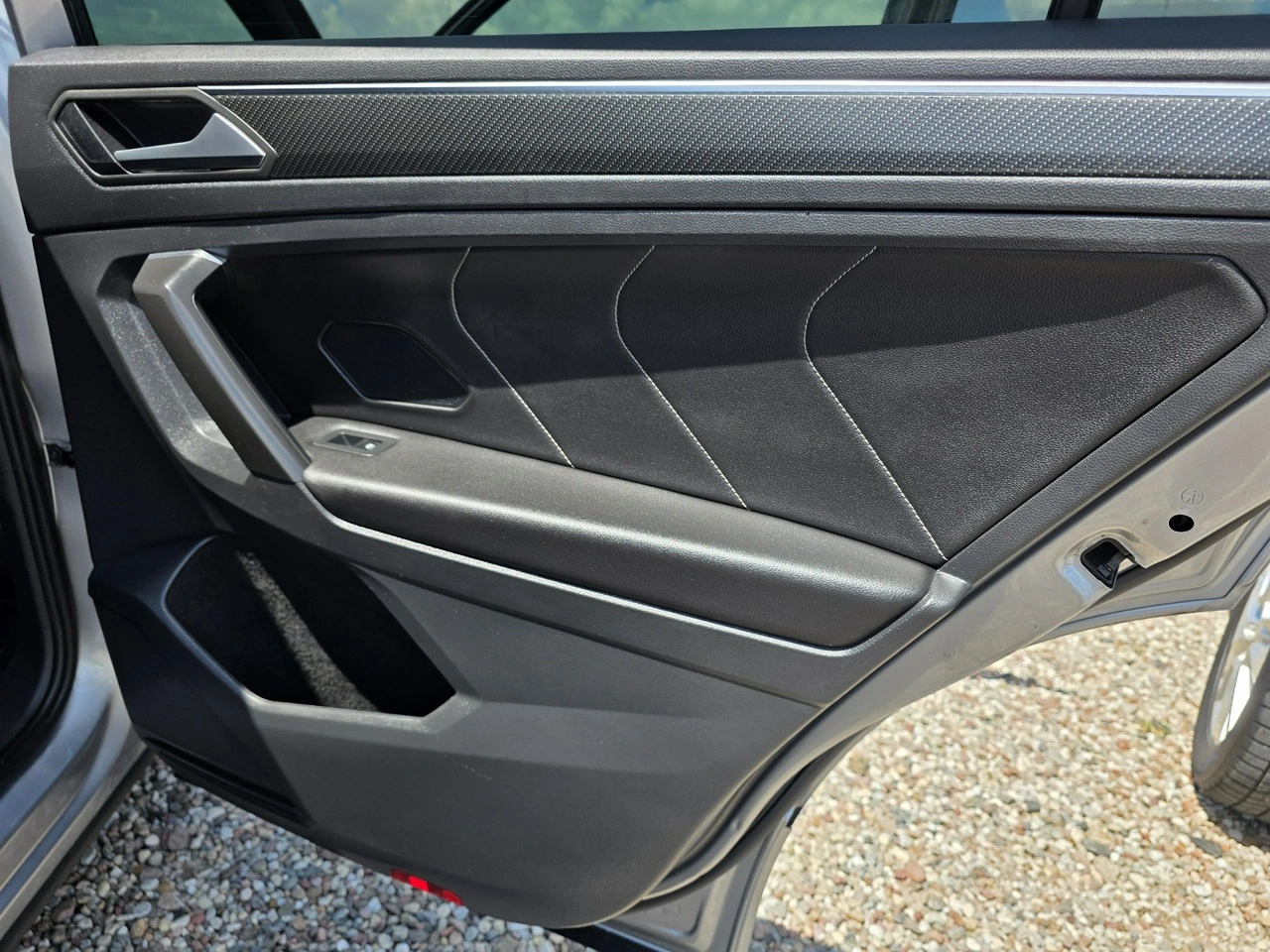 Volkswagen Tiguan Allspace - Zdjęcie 31
