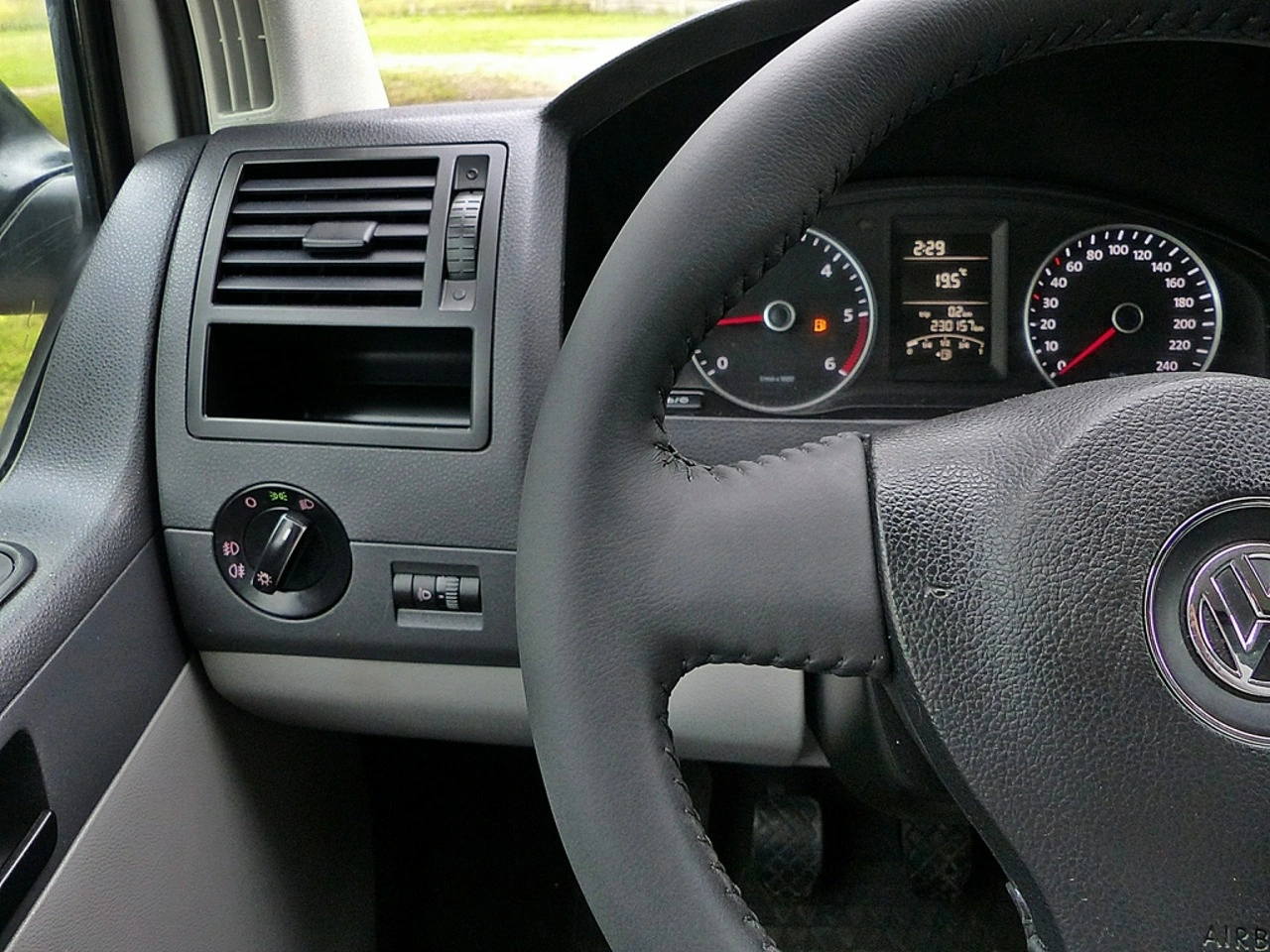 Volkswagen Transporter - Zdjęcie 32