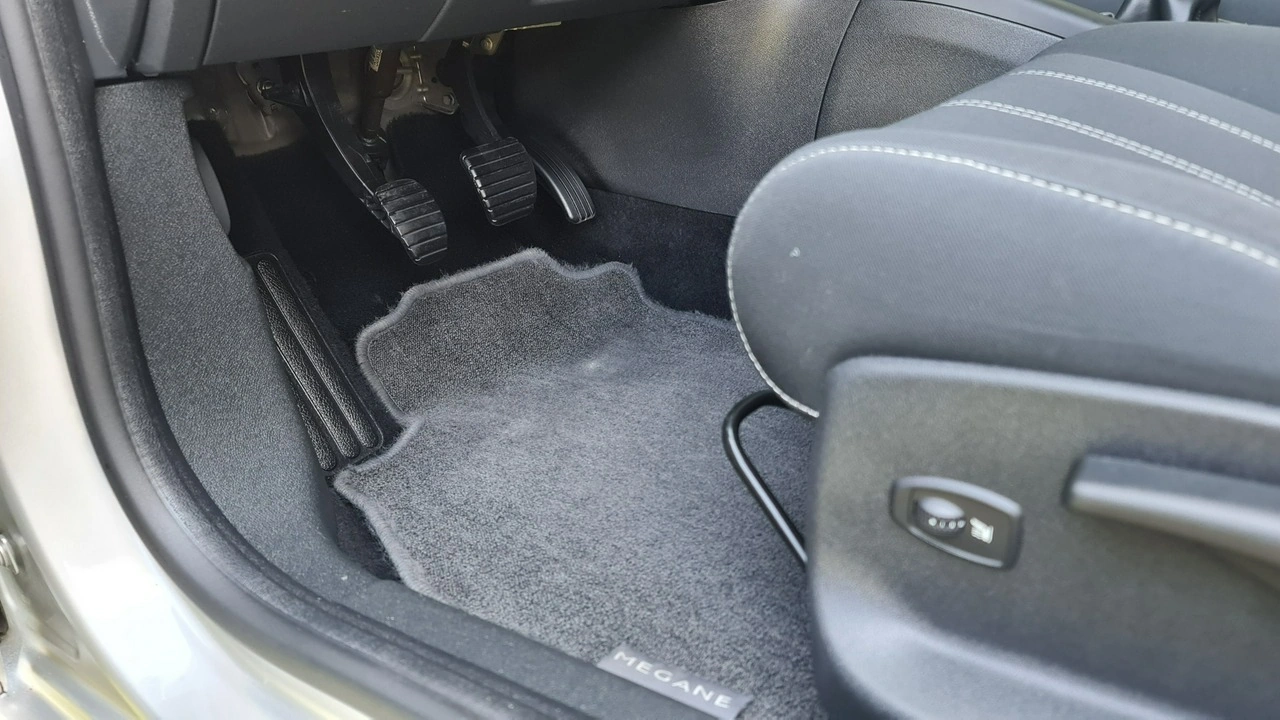 Renault Megane - Zdjęcie 12