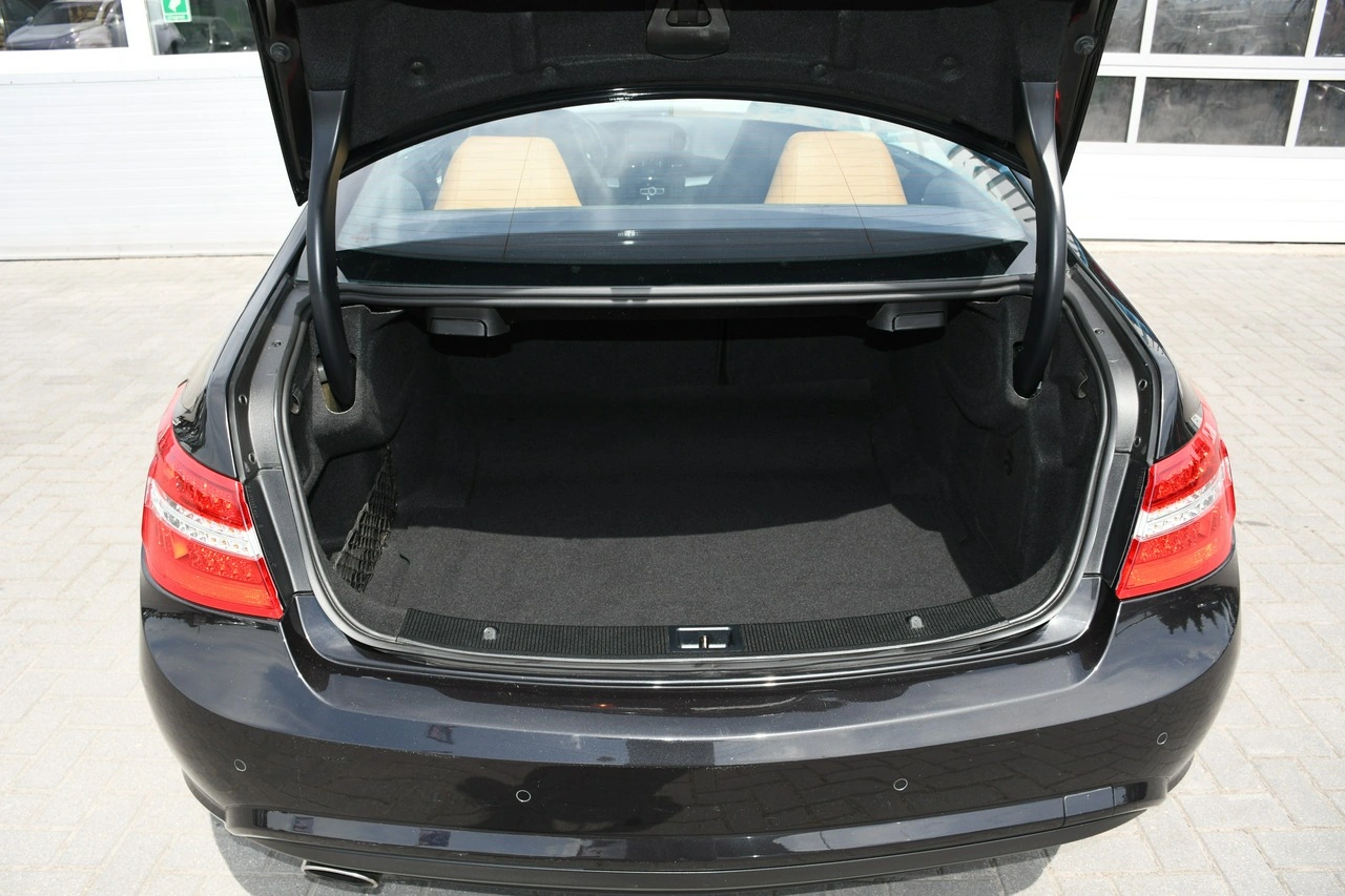 Mercedes E 220 - Zdjęcie 37