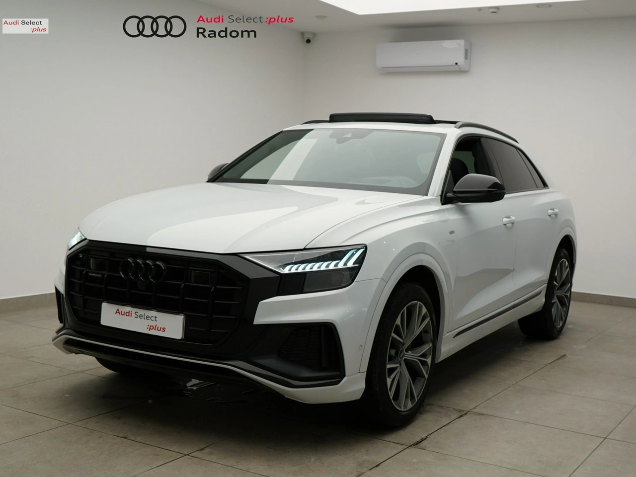 Audi Q8 - Główne zdjęcie