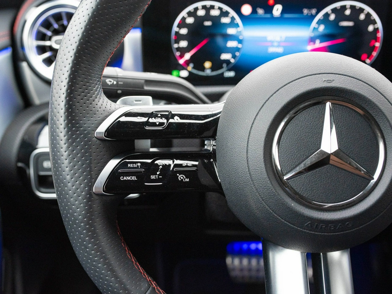 Mercedes CLA 200 - Zdjęcie 12