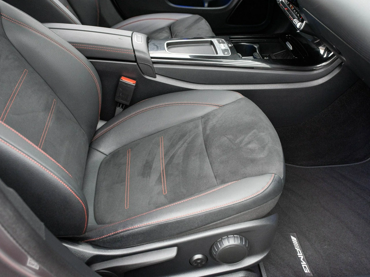 Mercedes CLA 200 - Zdjęcie 25
