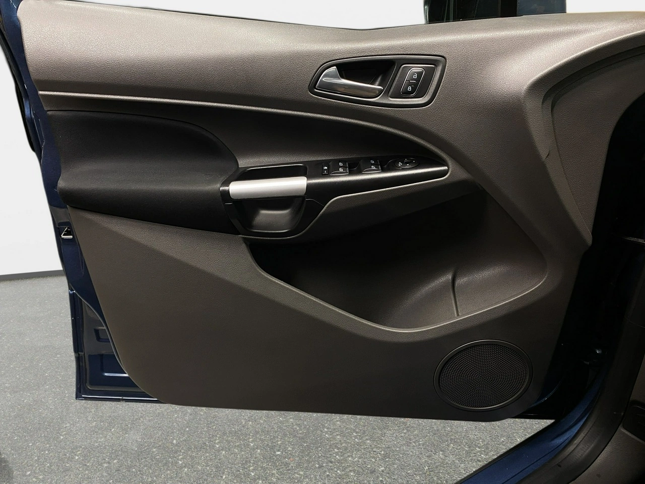 Ford Grand Tourneo Connect - Zdjęcie 36