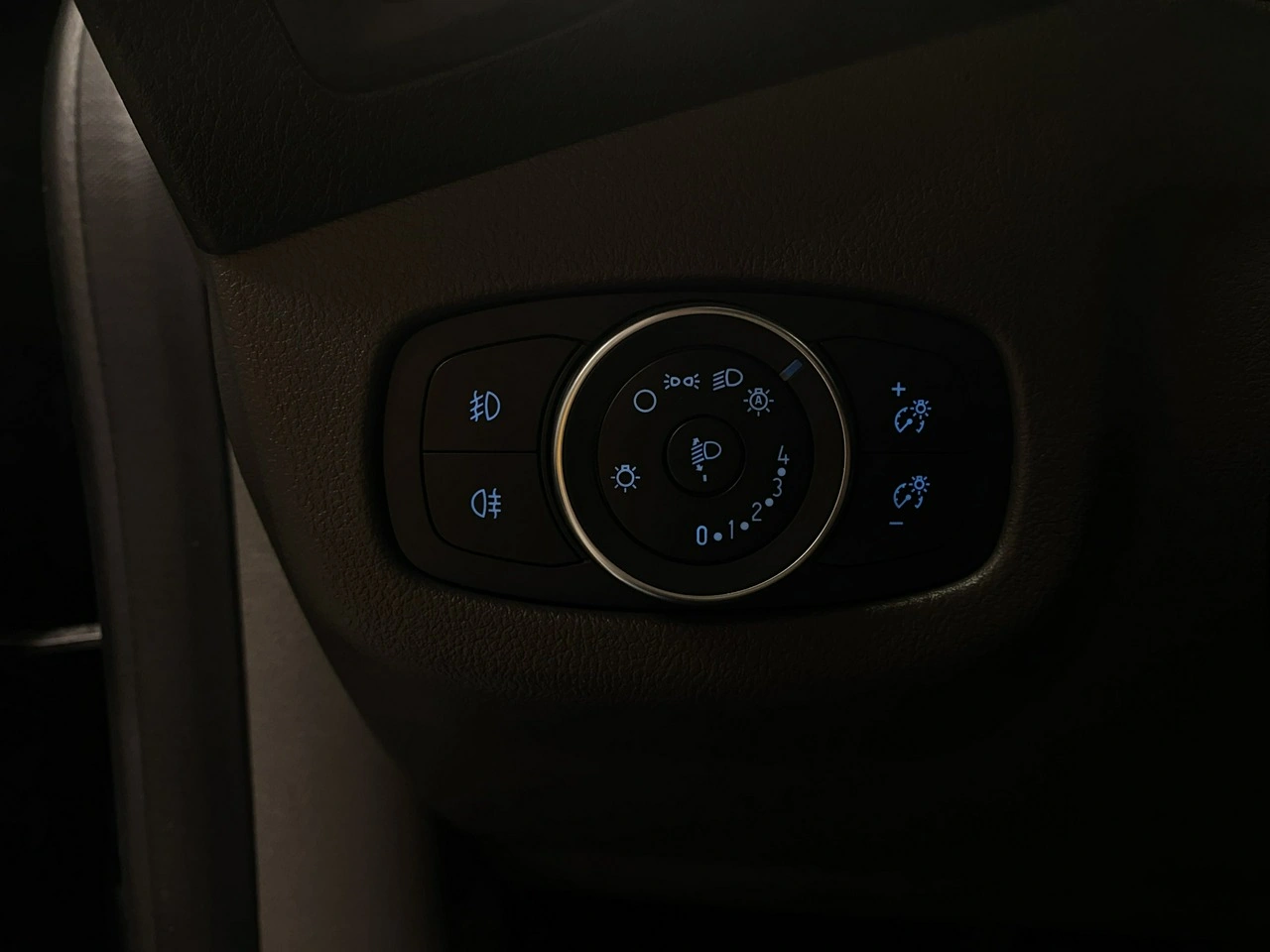Ford Grand Tourneo Connect - Zdjęcie 38