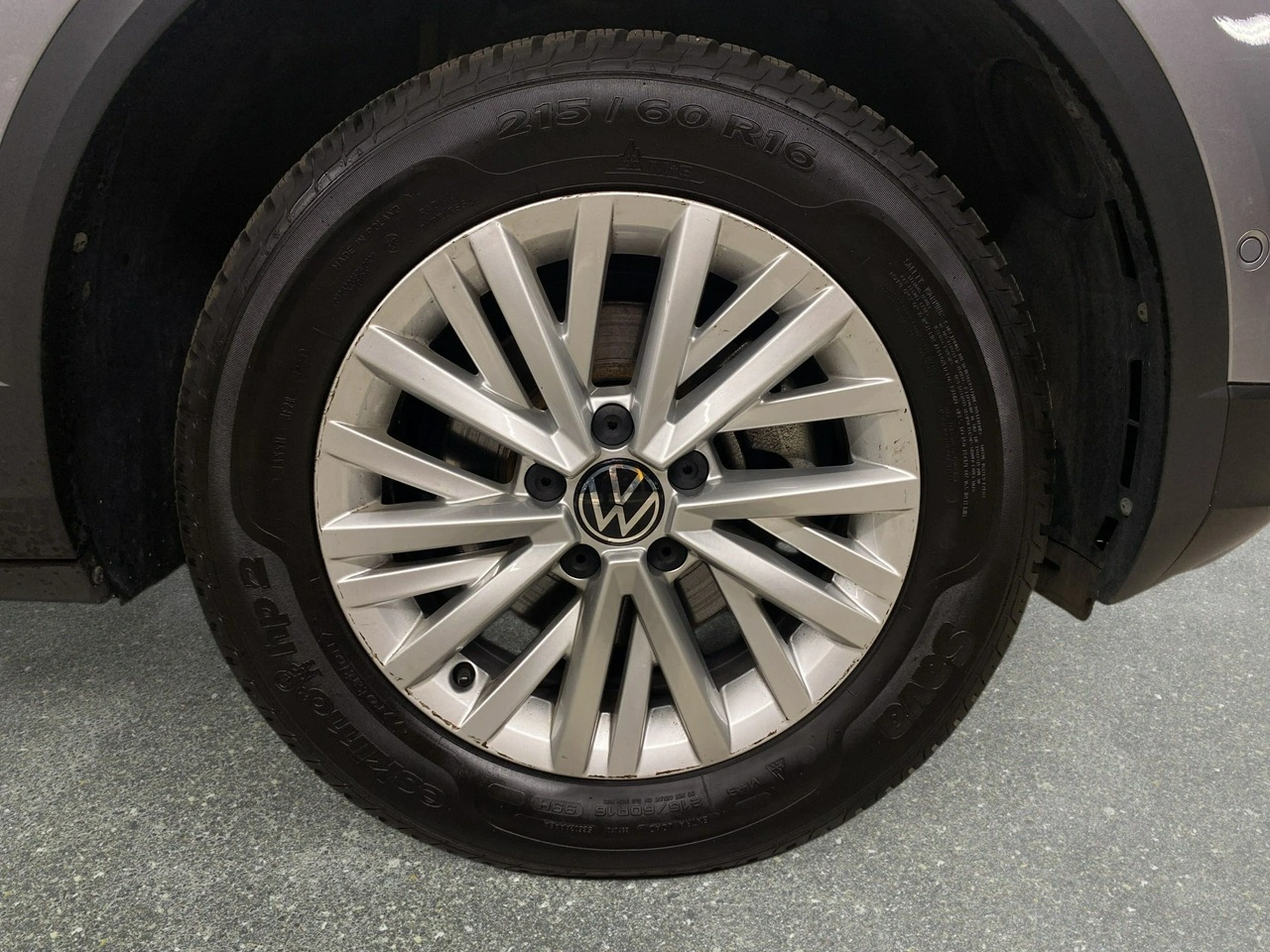 Volkswagen T-Roc - Zdjęcie 9