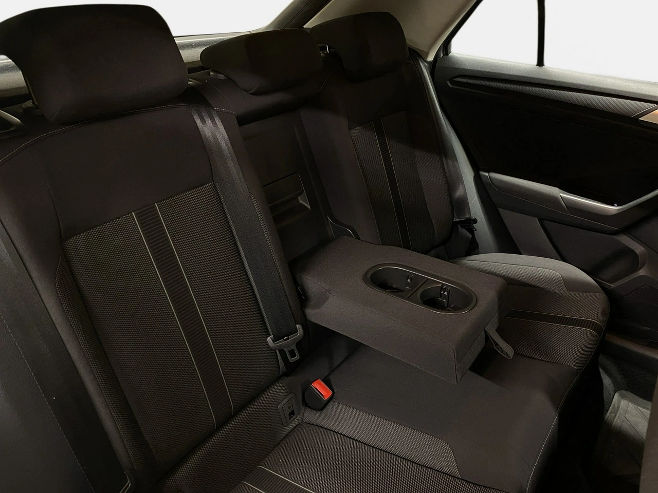 Volkswagen T-Roc - Zdjęcie 14