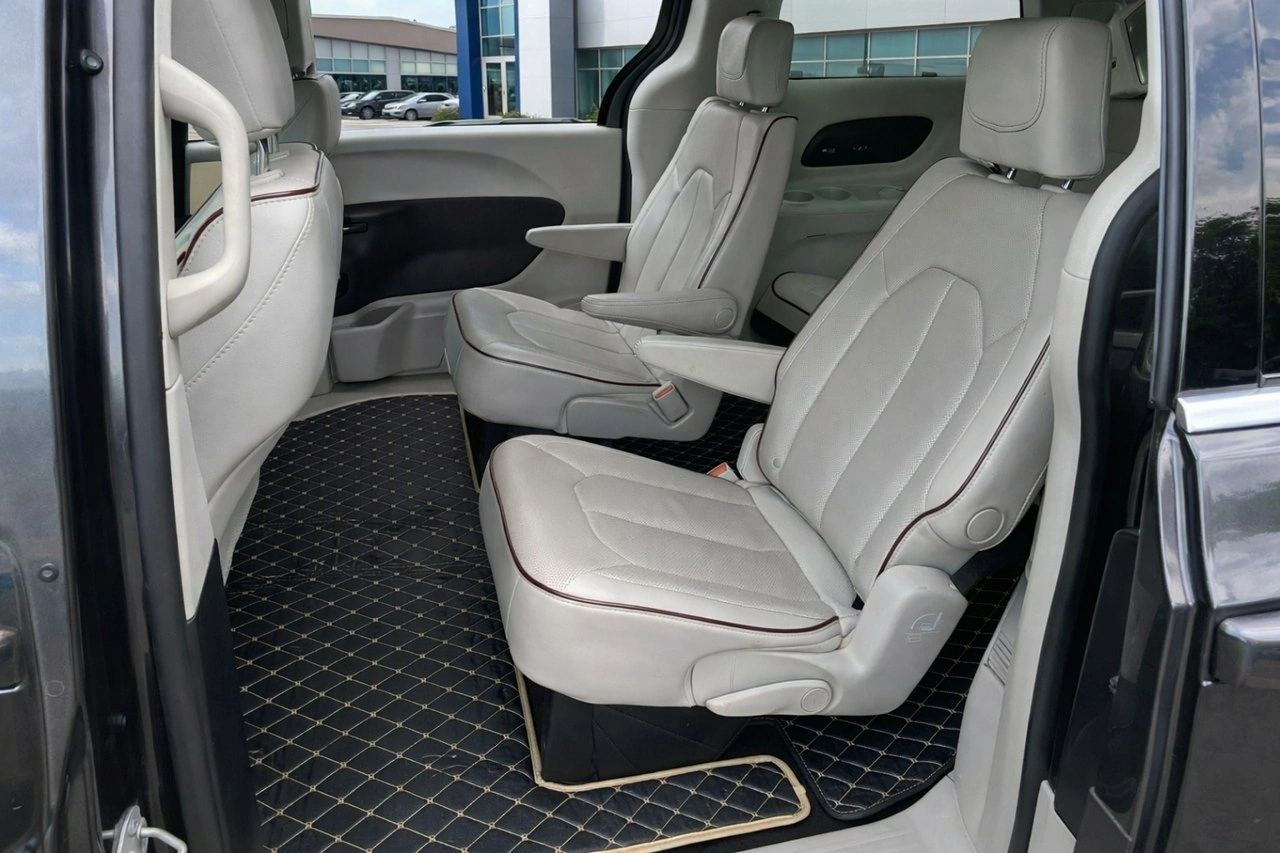 Chrysler Pacifica - Zdjęcie 12