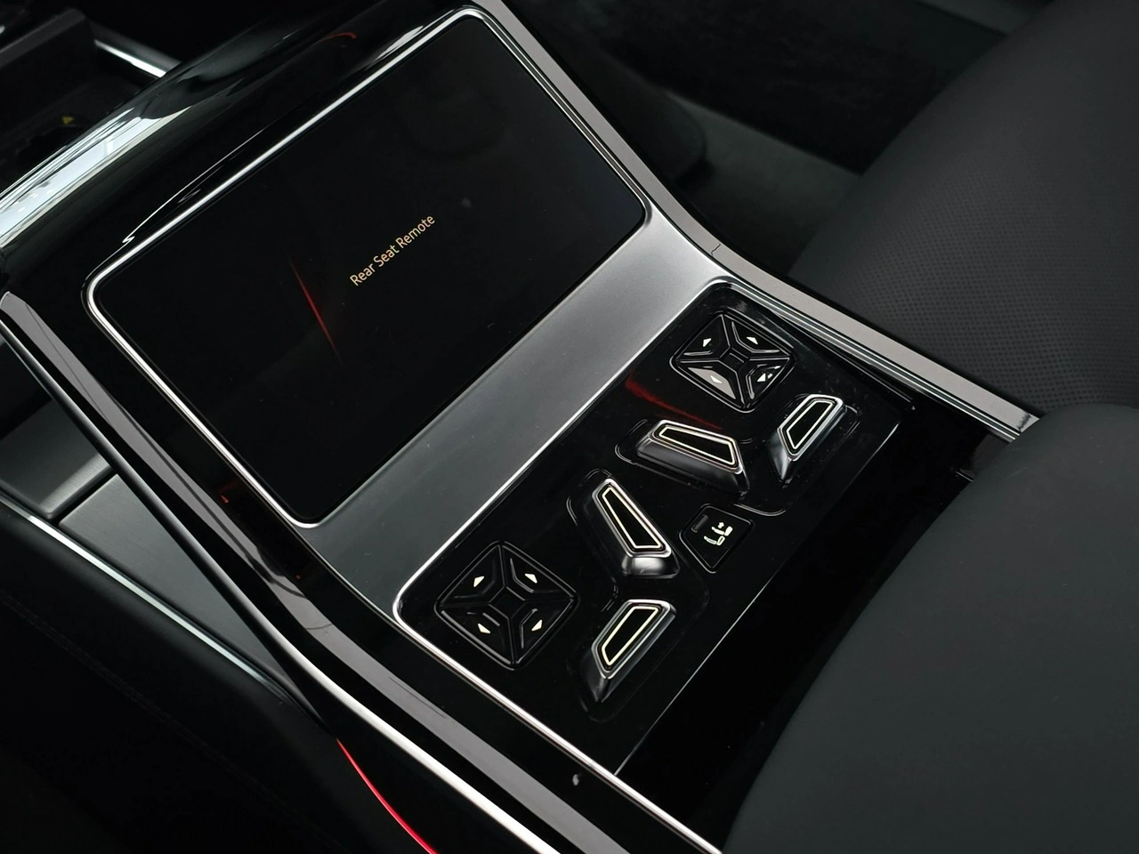 Audi A8 - Zdjęcie 31