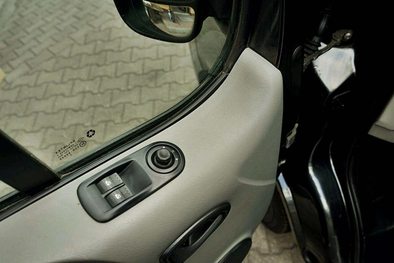 Renault Trafic - Zdjęcie 13