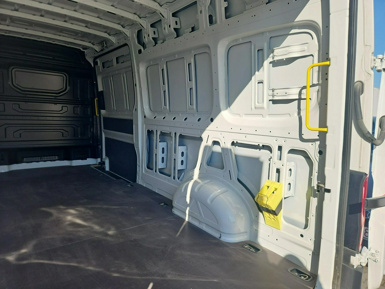 Volkswagen Crafter - Zdjęcie 10