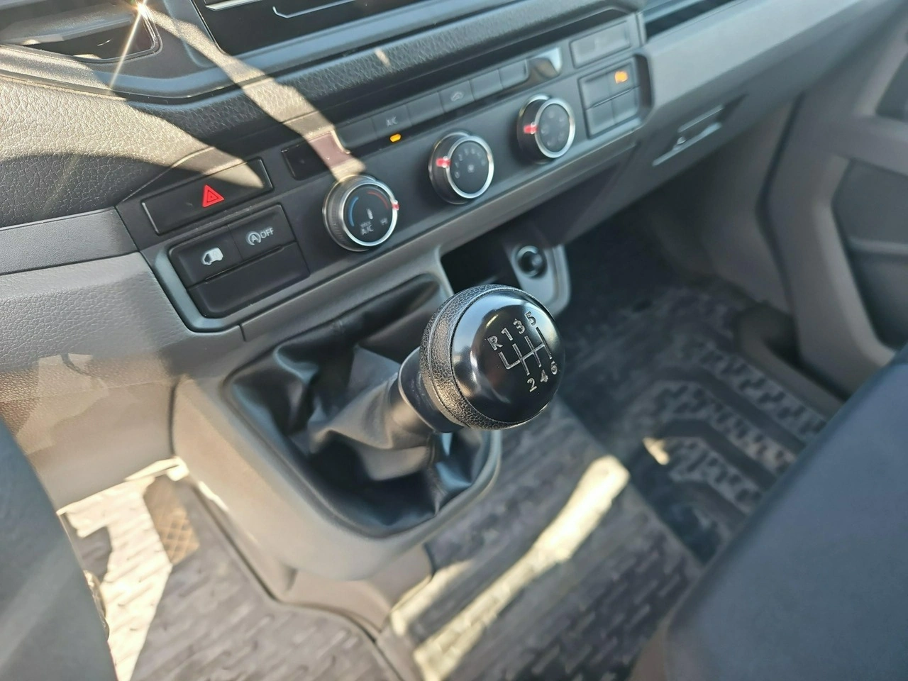 Volkswagen Crafter - Zdjęcie 22