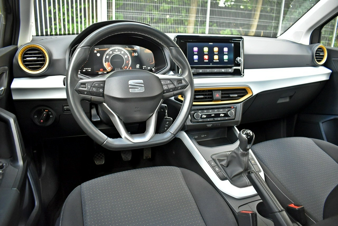Seat Arona - Zdjęcie 11