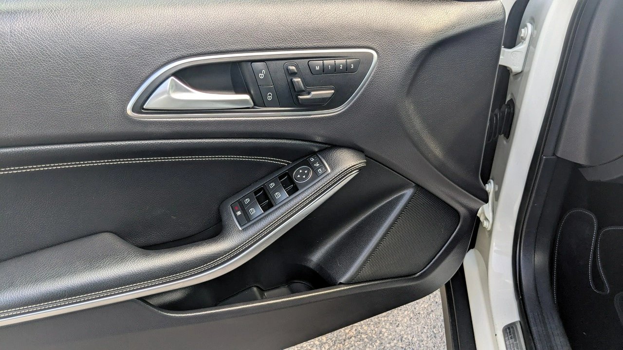 Mercedes GLA 200 - Zdjęcie 37