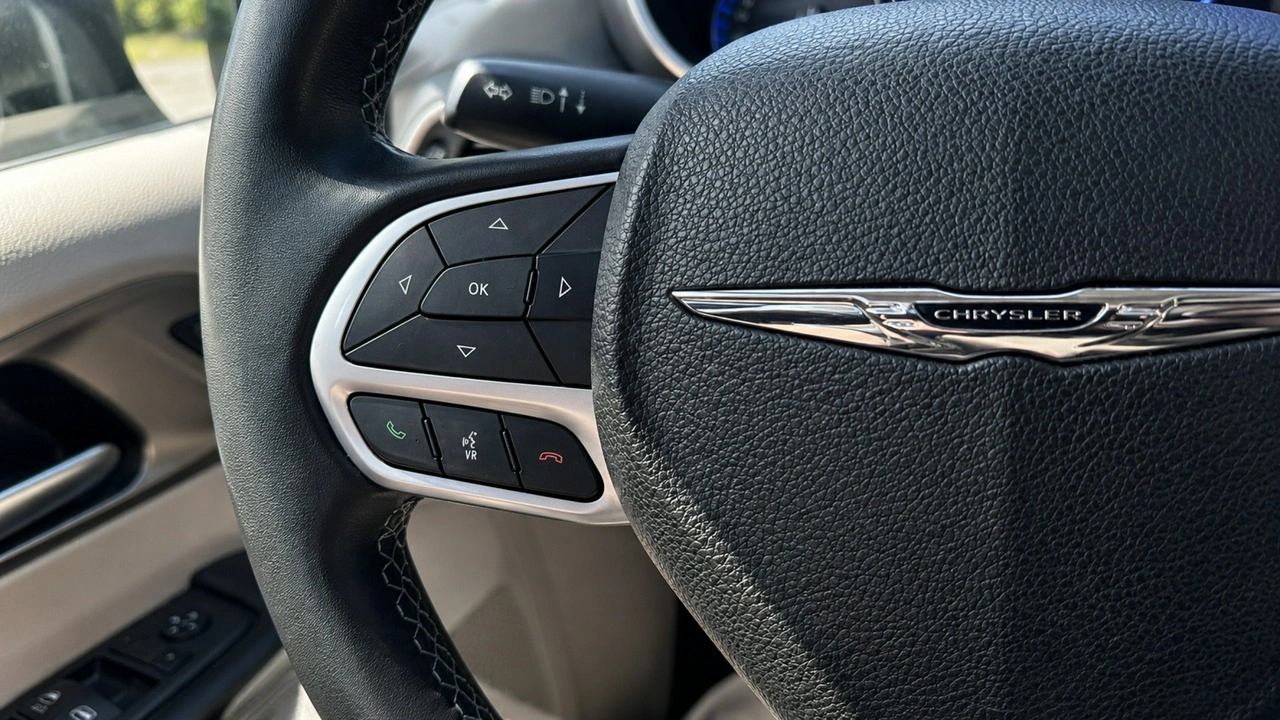 Chrysler Pacifica - Zdjęcie 11