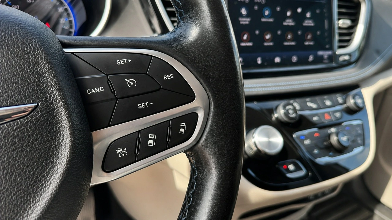 Chrysler Pacifica - Zdjęcie 12