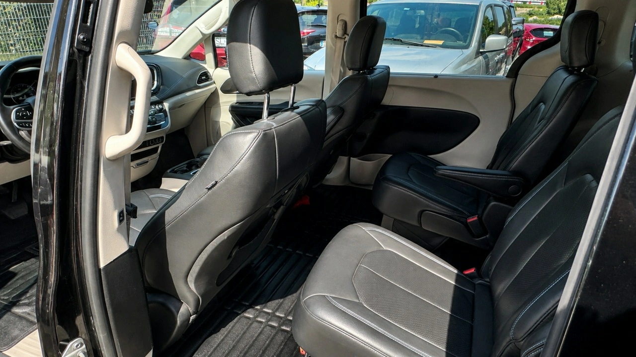 Chrysler Pacifica - Zdjęcie 27