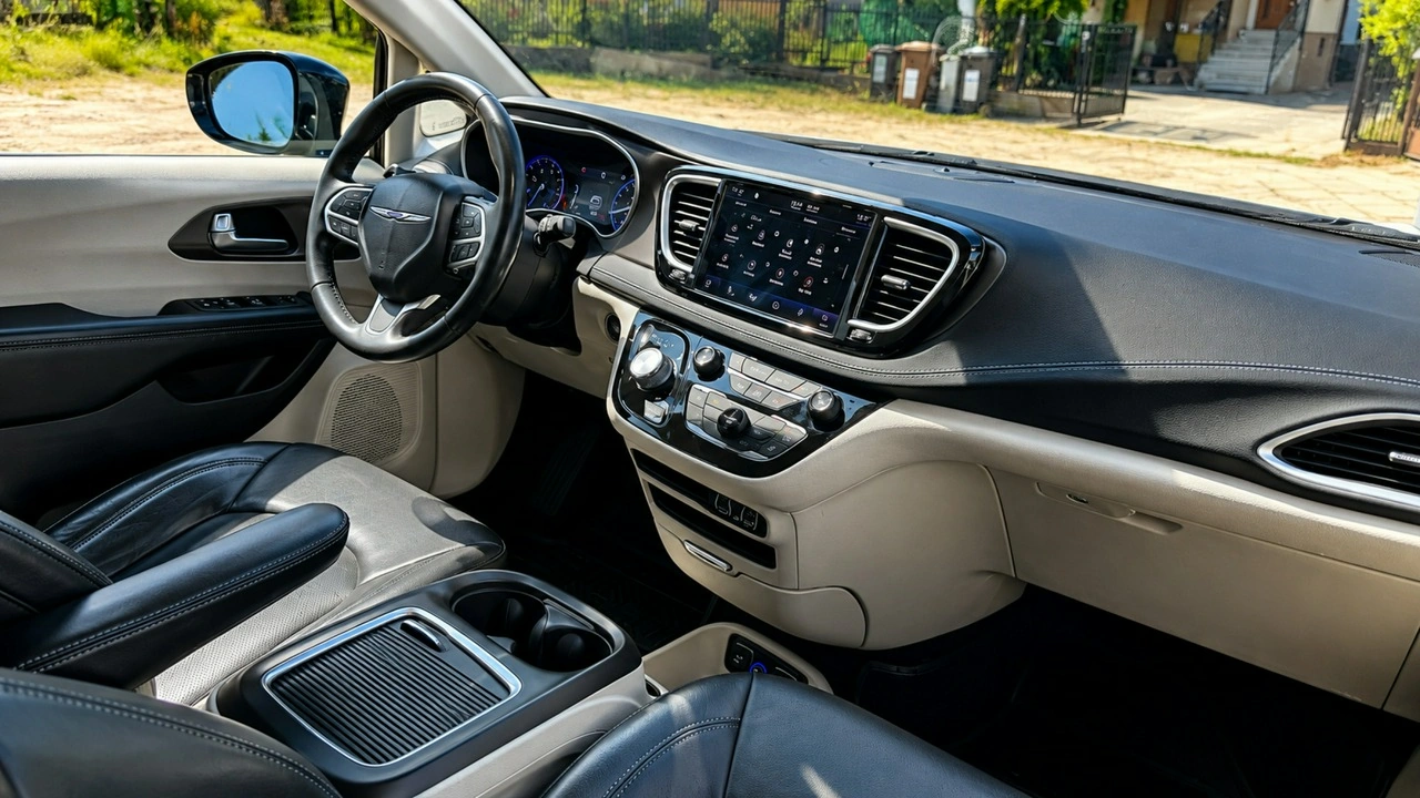 Chrysler Pacifica - Zdjęcie 34