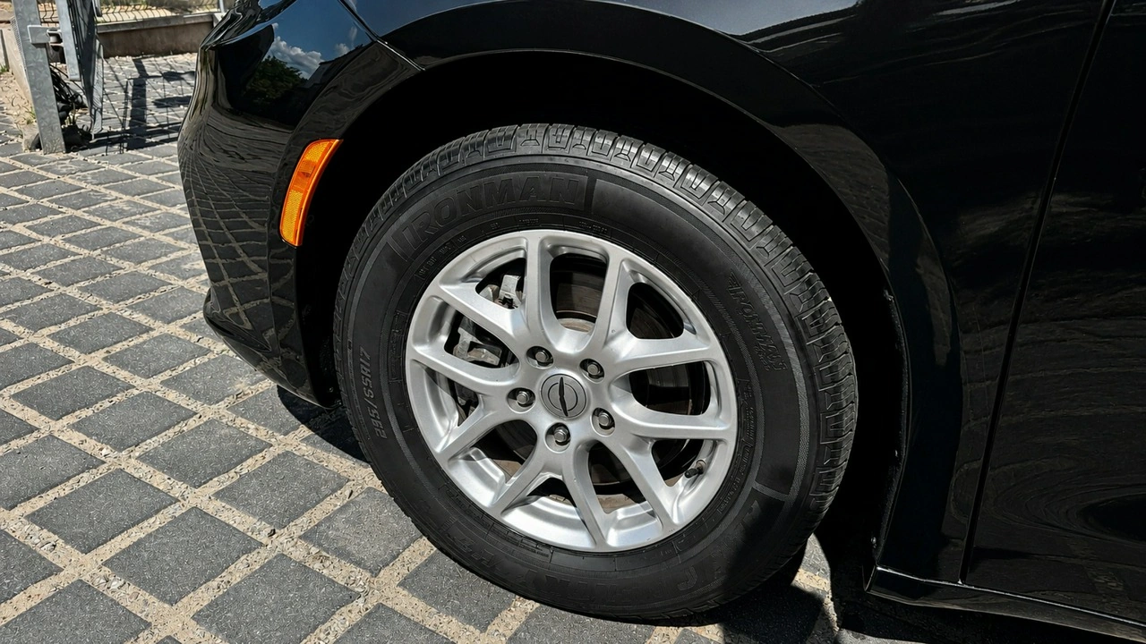 Chrysler Pacifica - Zdjęcie 37