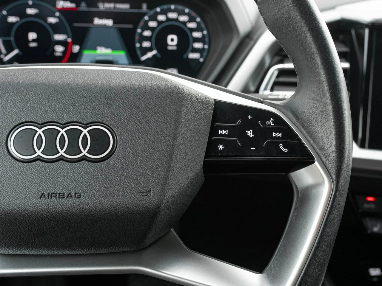 Audi Q4 e-tron - Zdjęcie 13