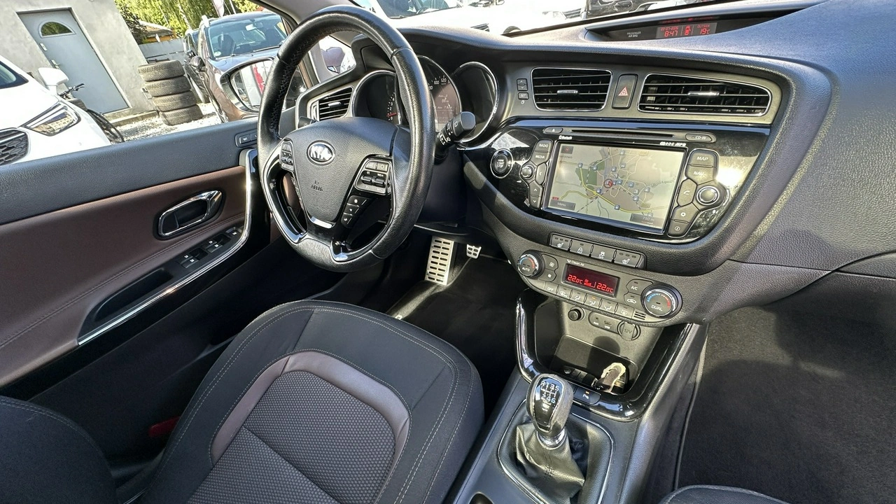 Kia Ceed - Zdjęcie 18