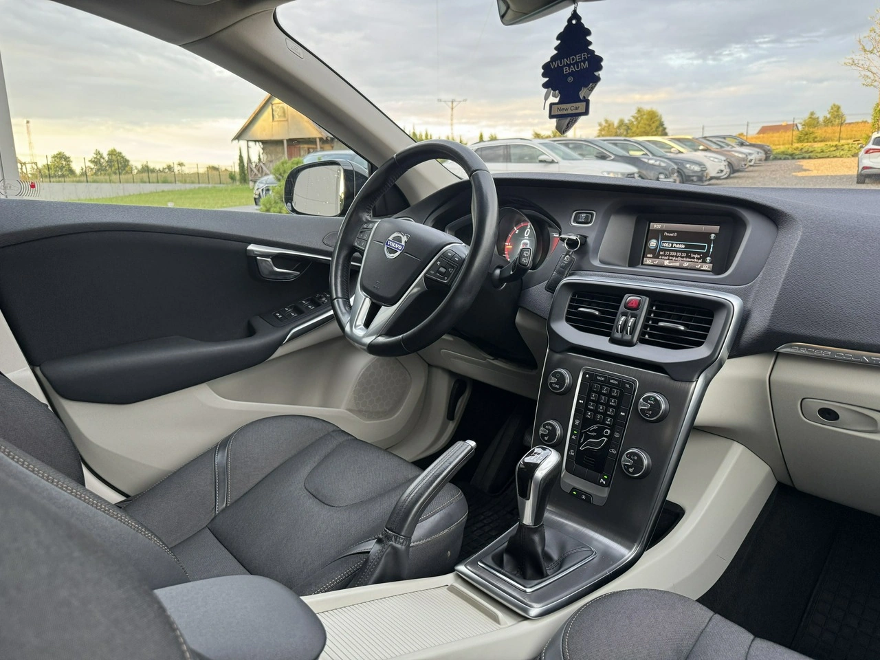 Volvo V40 Cross Country - Zdjęcie 13