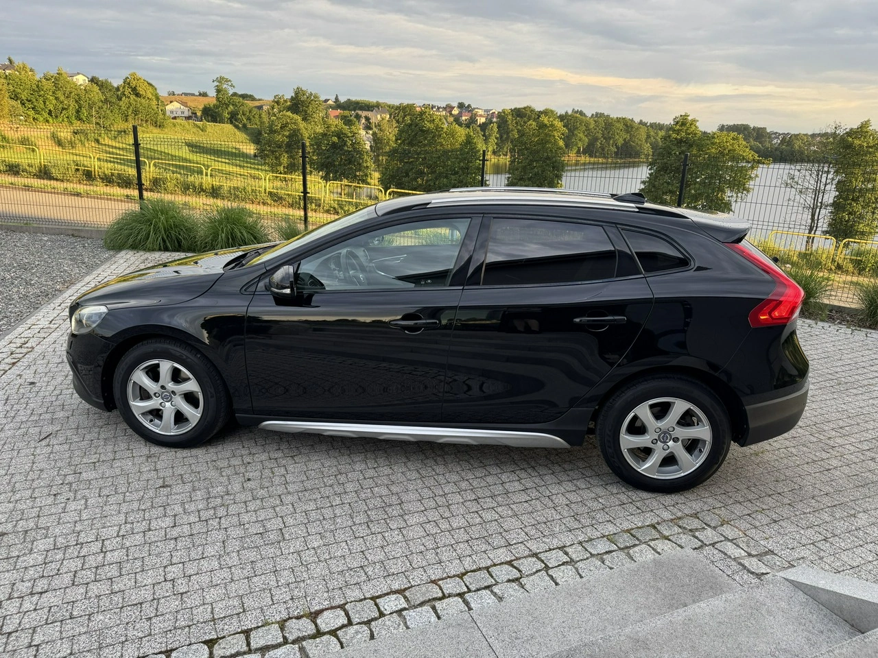 Volvo V40 Cross Country - Zdjęcie 4