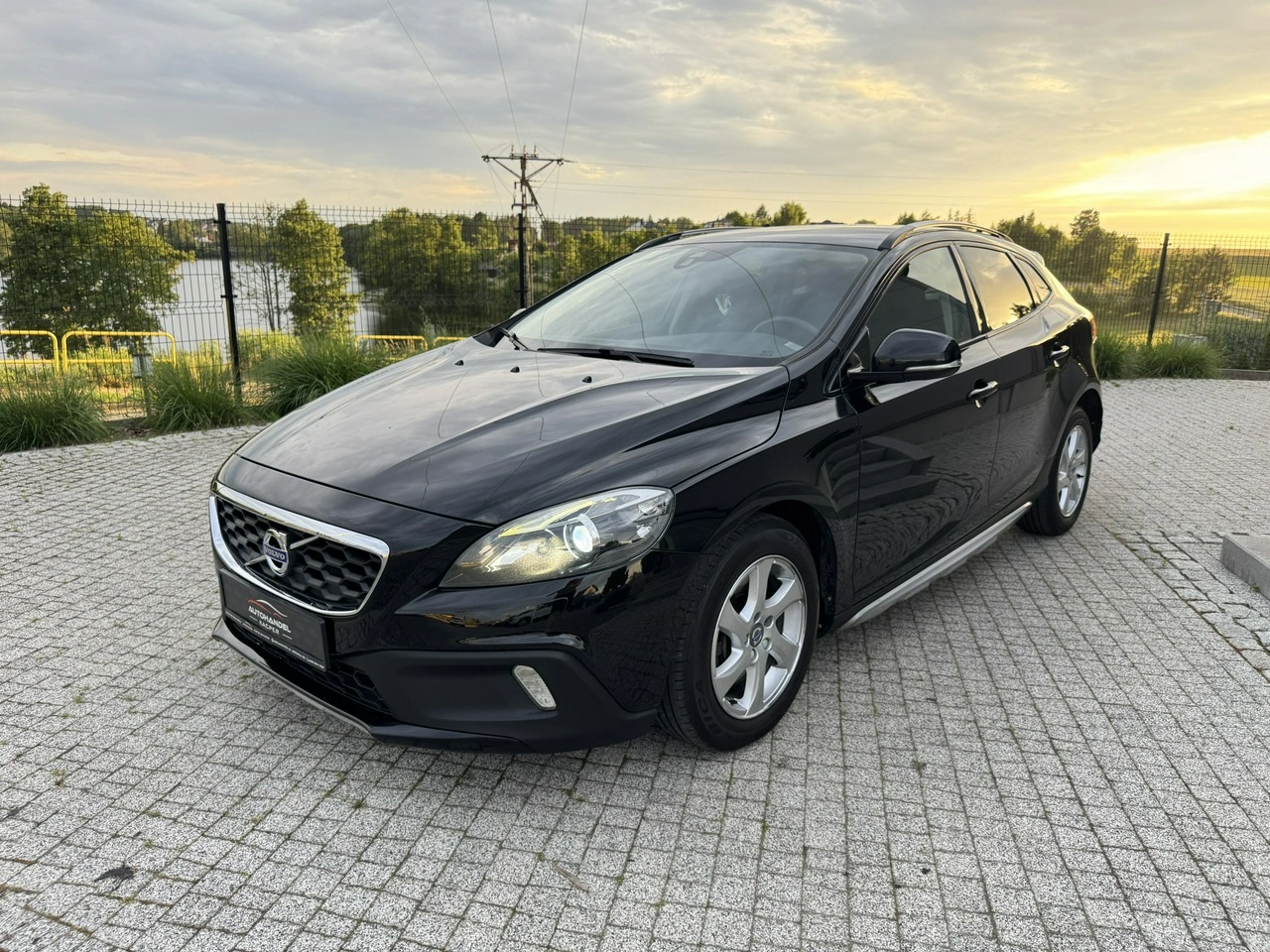 Volvo V40 Cross Country - Główne zdjęcie