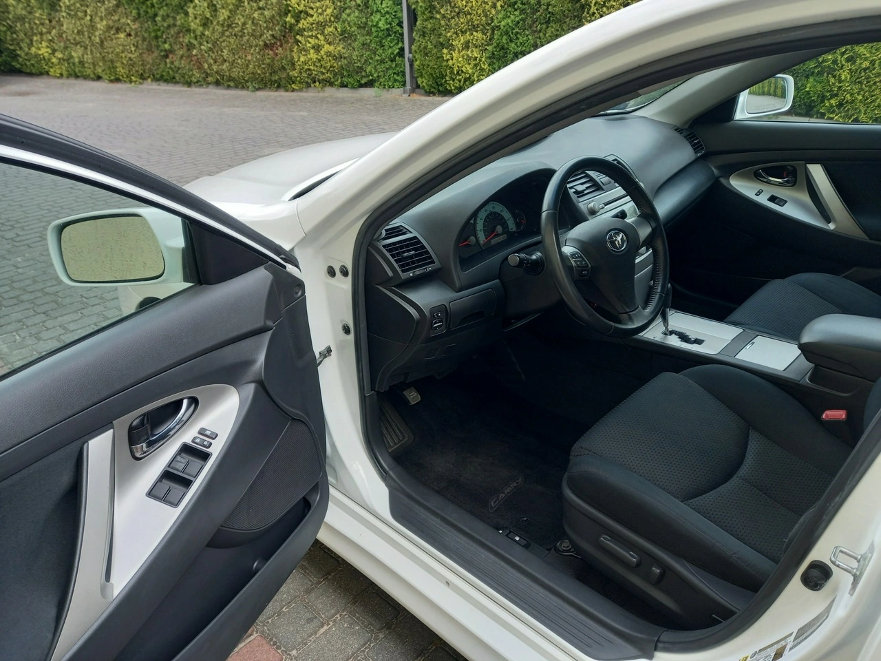 Toyota Camry - Zdjęcie 24
