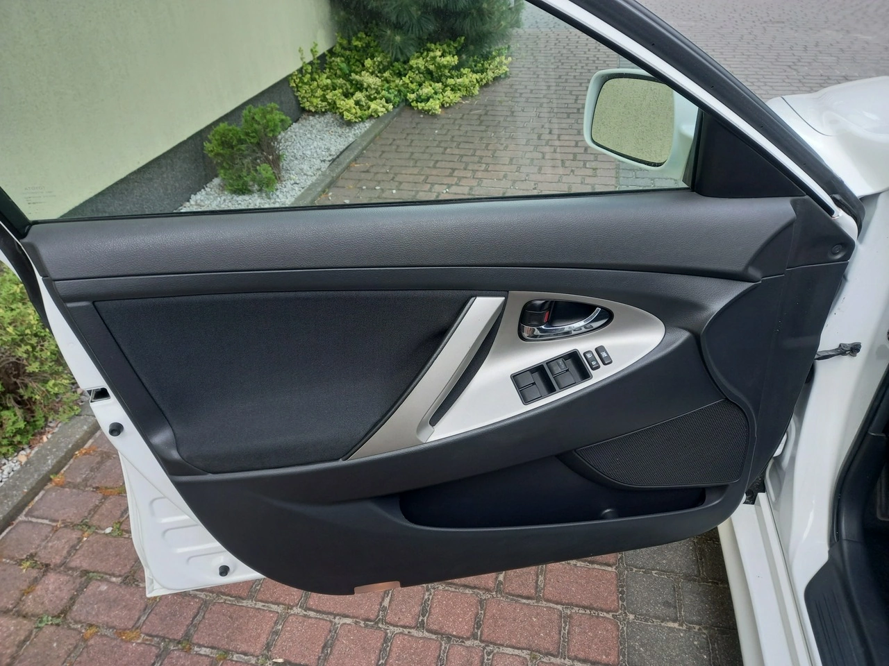 Toyota Camry - Zdjęcie 25