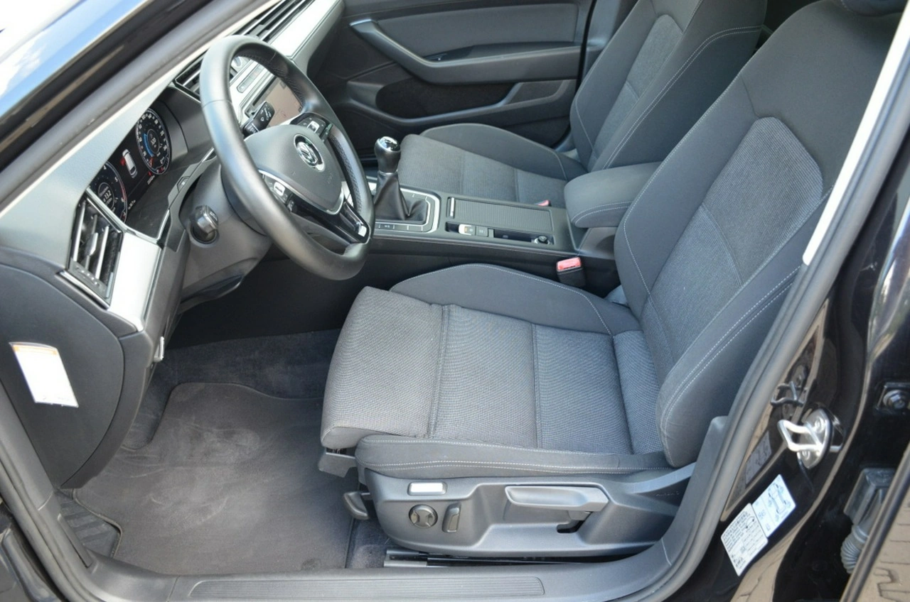 Volkswagen Passat - Zdjęcie 22