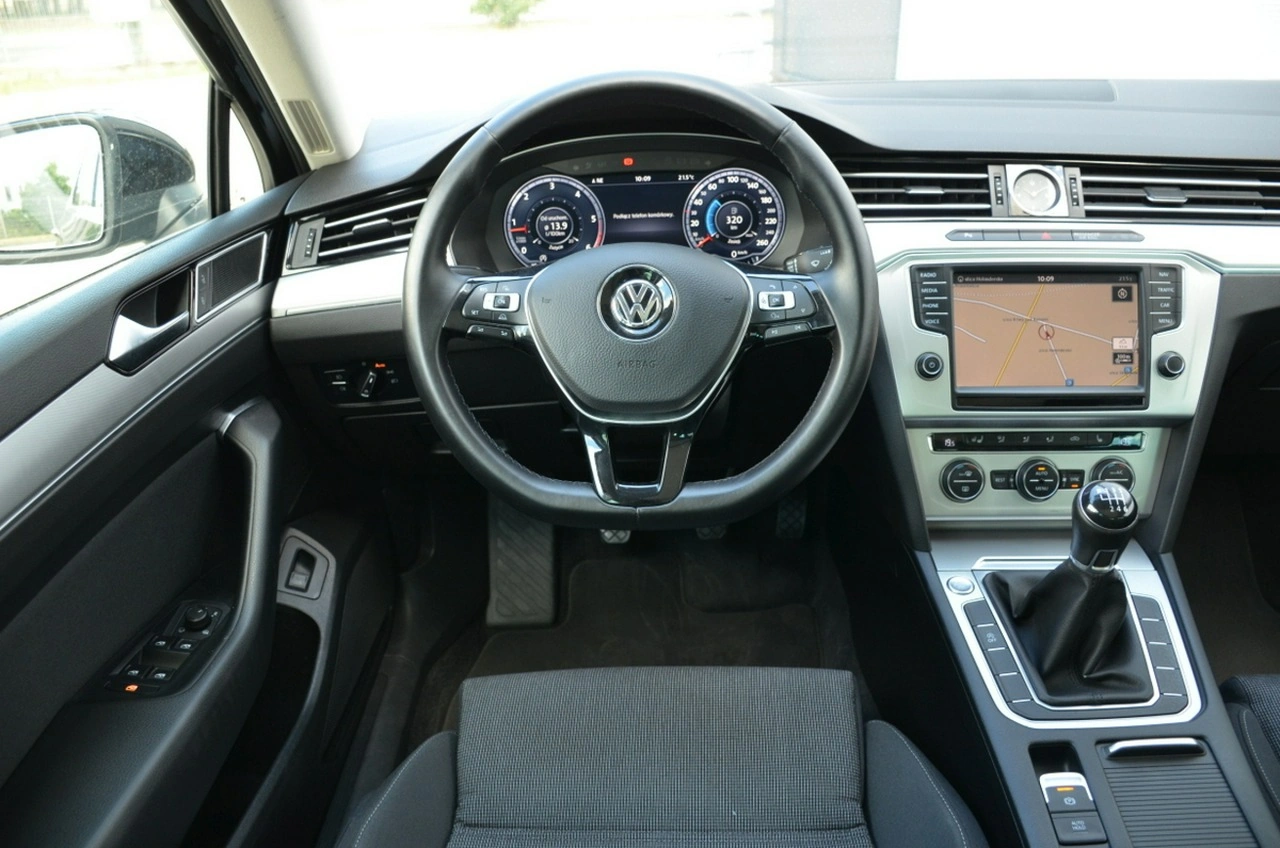 Volkswagen Passat - Zdjęcie 29