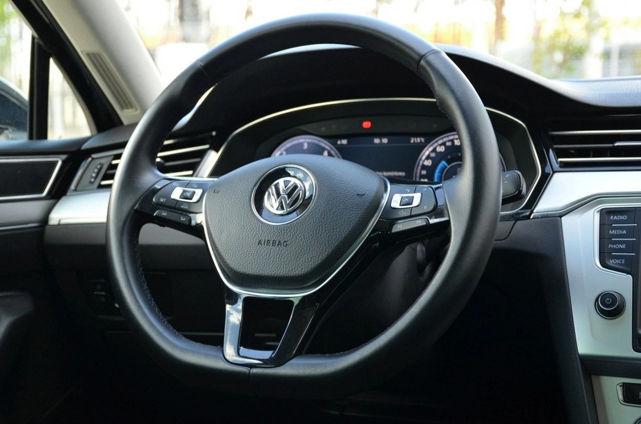 Volkswagen Passat - Zdjęcie 32