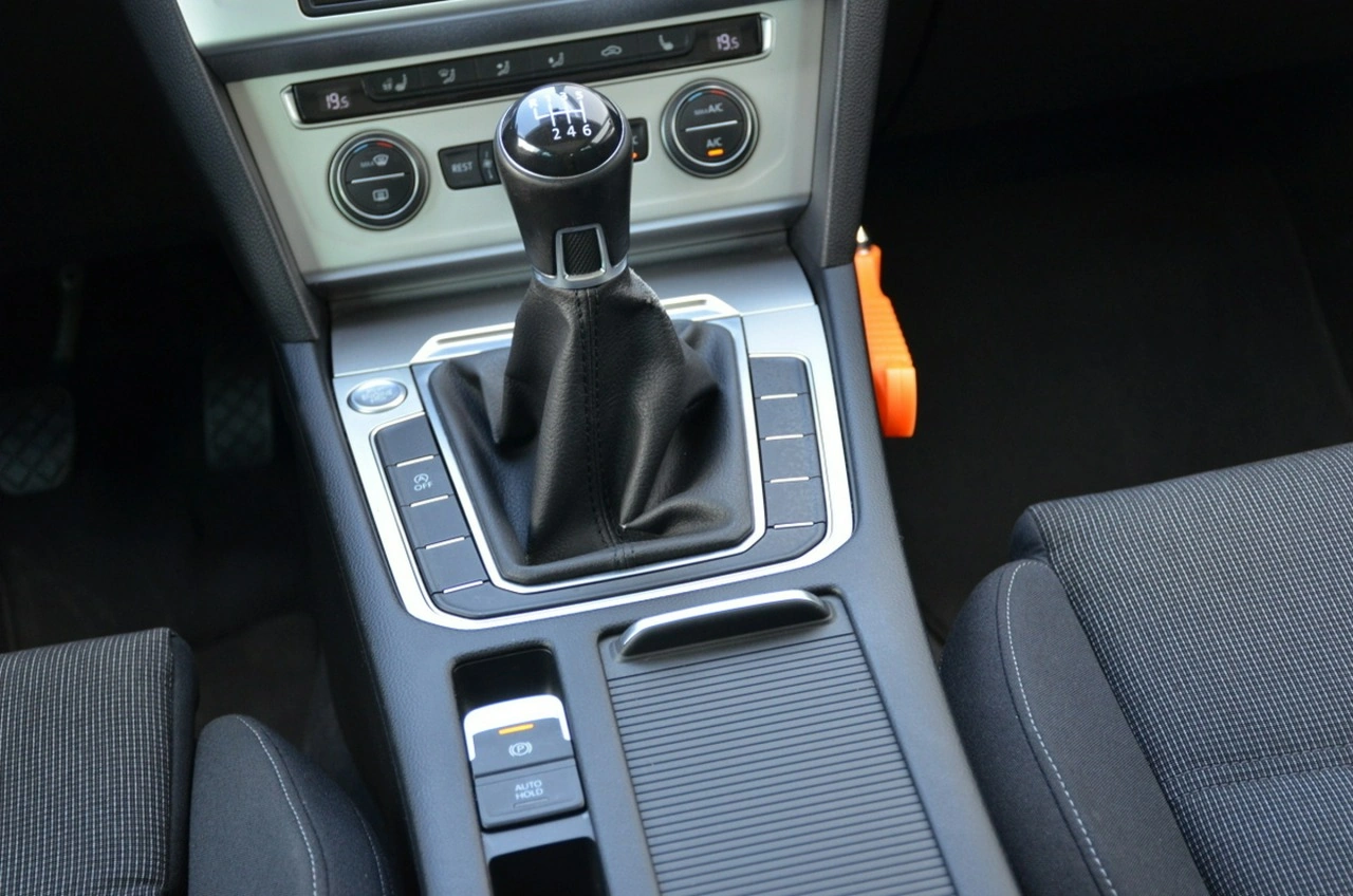 Volkswagen Passat - Zdjęcie 35
