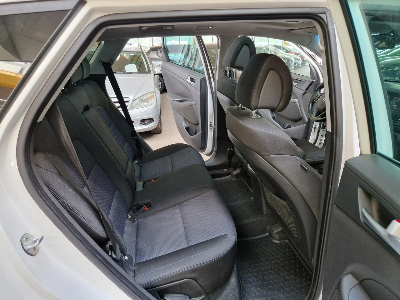 Hyundai Tucson - Zdjęcie 25