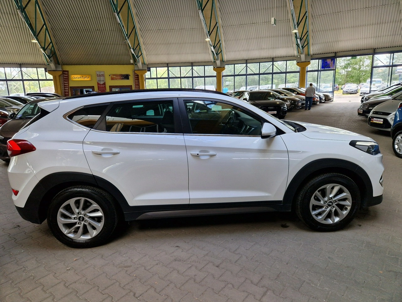 Hyundai Tucson - Zdjęcie 8