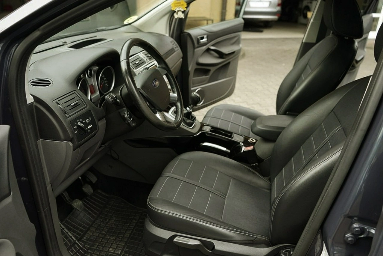 Ford Kuga - Zdjęcie 10