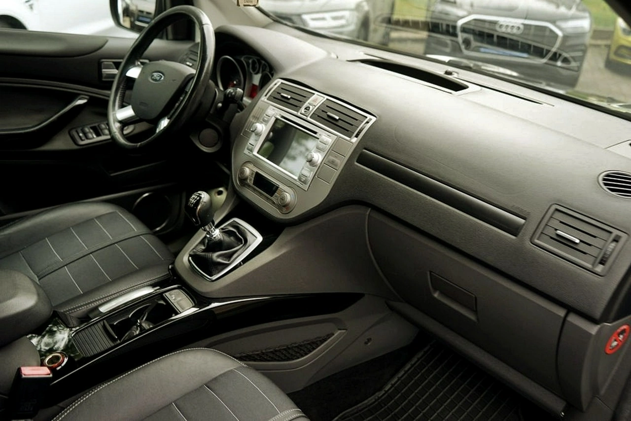Ford Kuga - Zdjęcie 19