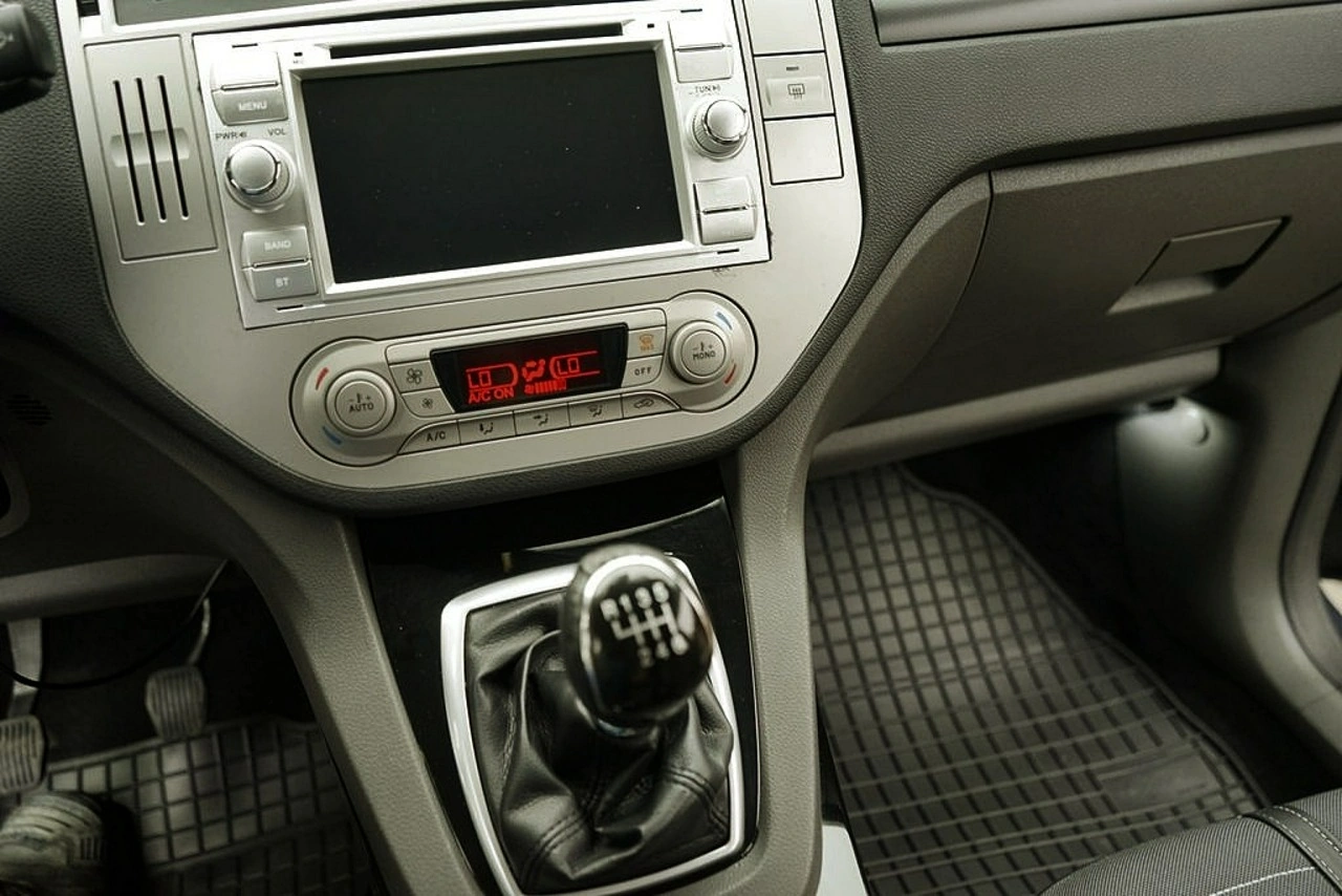 Ford Kuga - Zdjęcie 21