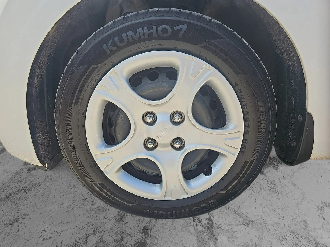 Kia Picanto - Zdjęcie 23