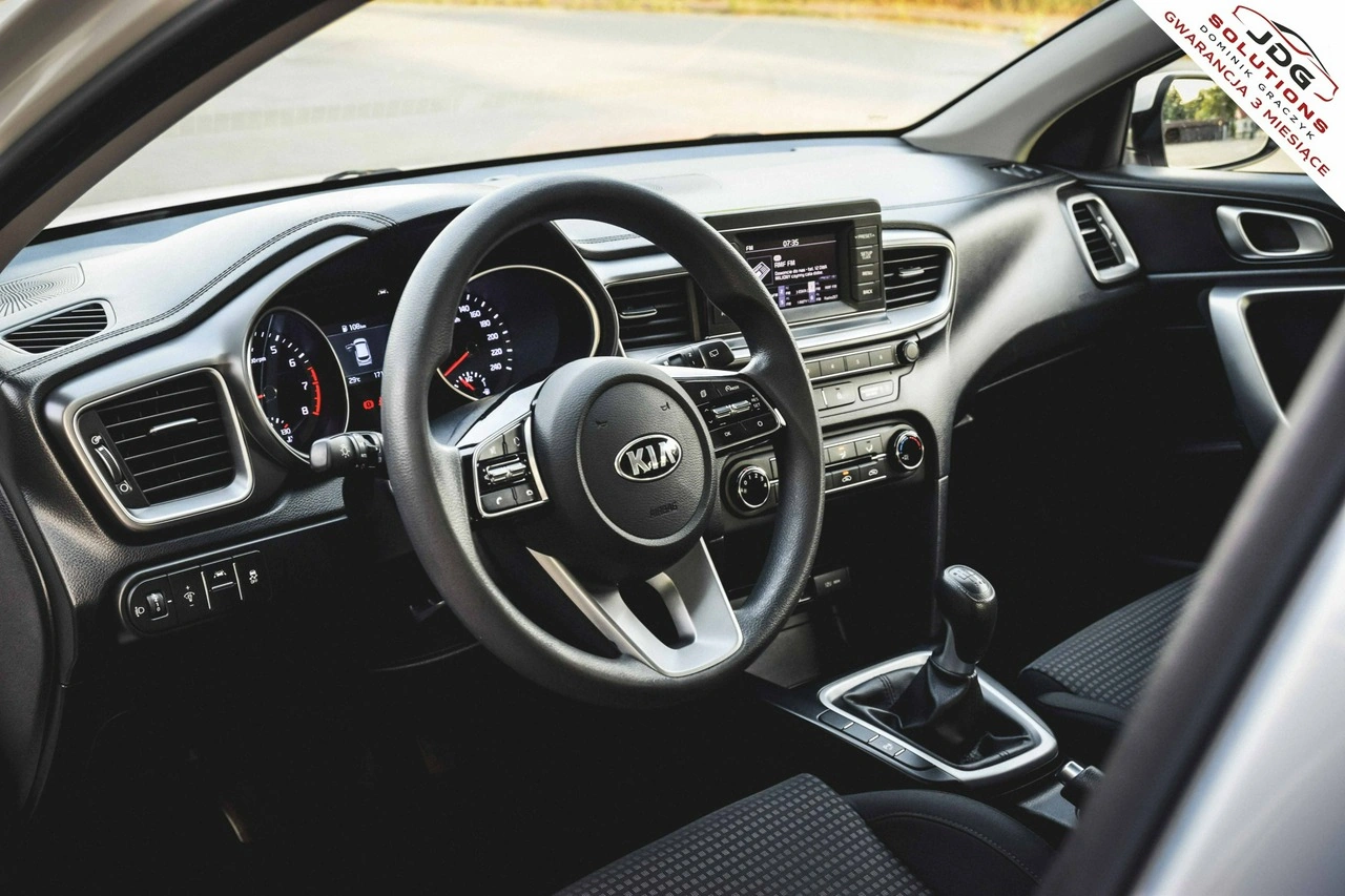 Kia Ceed - Zdjęcie 17