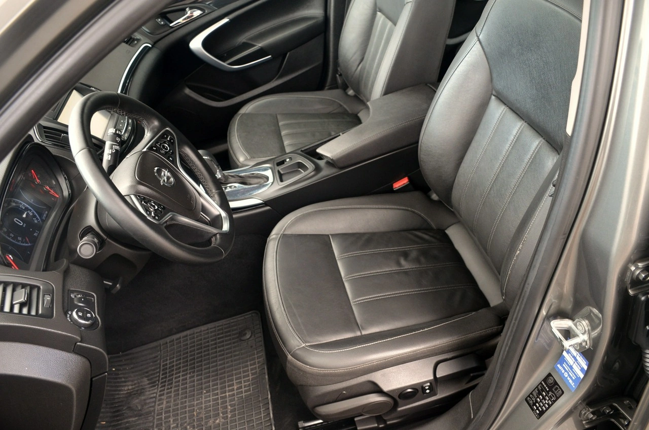 Opel Insignia Sports Tourer - Zdjęcie 13