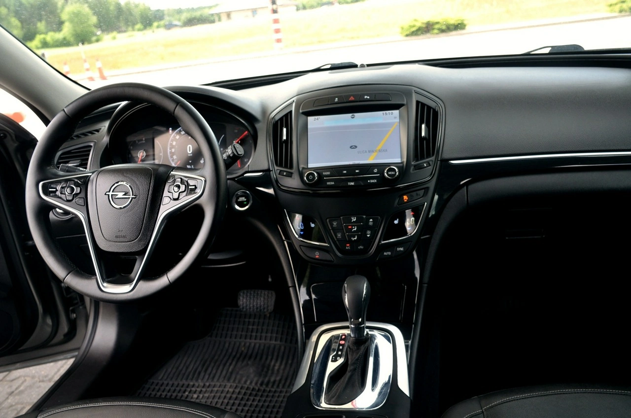 Opel Insignia Sports Tourer - Zdjęcie 17